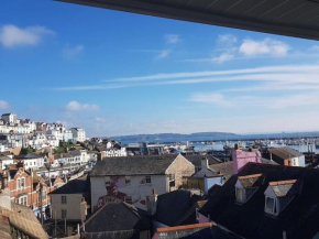 Stunning Penthouse views to harbour with parking.